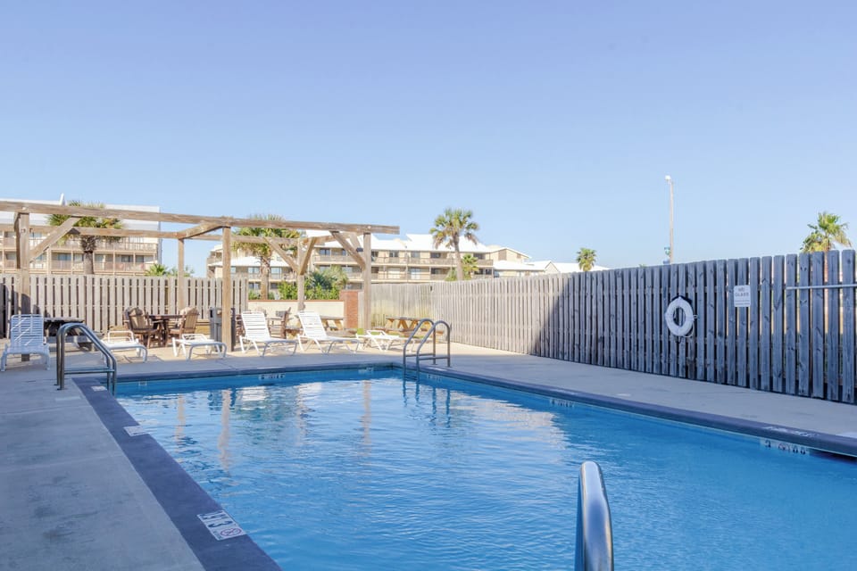 Lei Lani pool