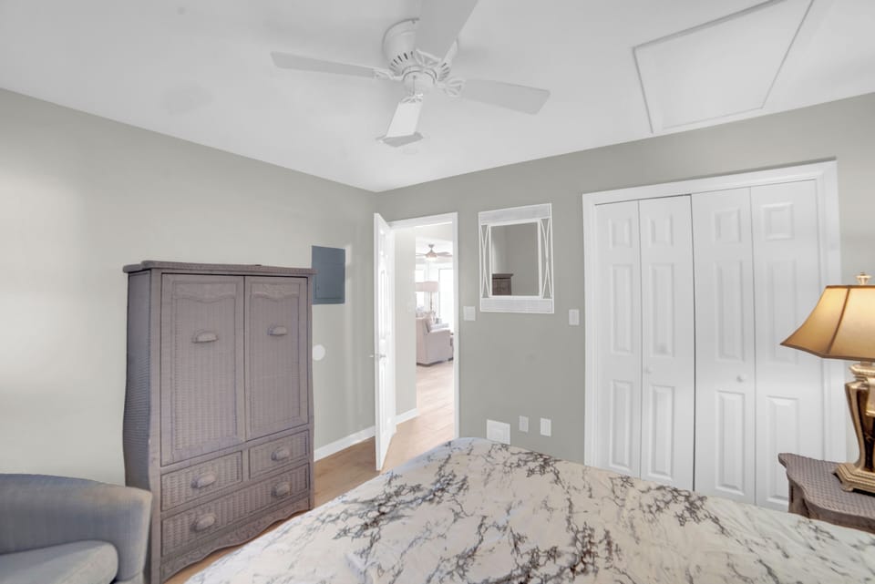 Guest bedroom