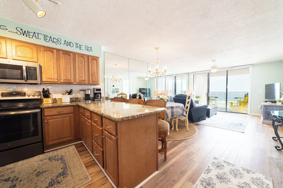 Kitchen to living room