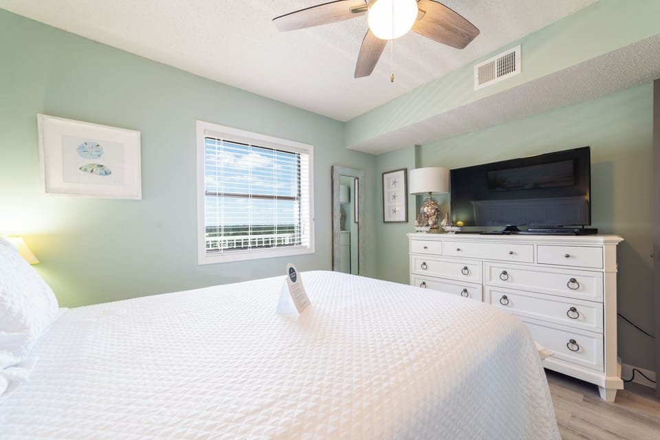 Guest bedroom