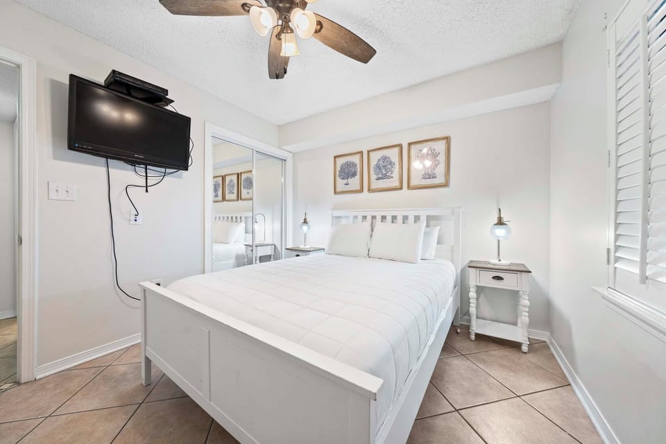 Guest bedroom