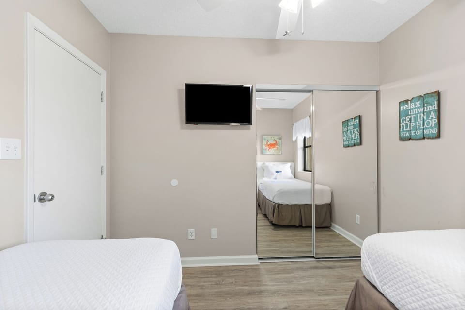 Guest bedroom