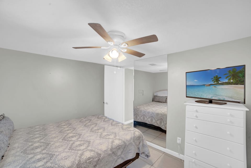 Guest bedroom