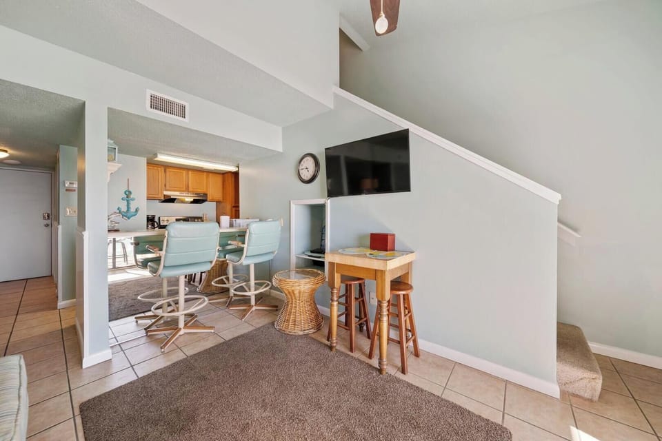 Living and dining area