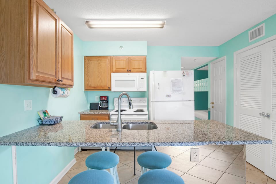 Kitchen bar