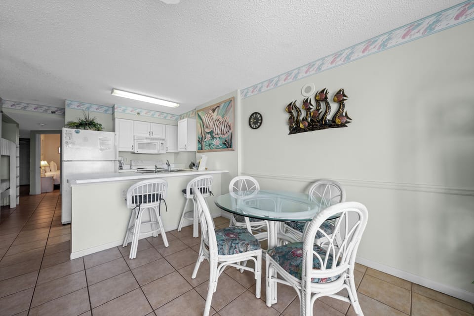 Seating for four at the dining table