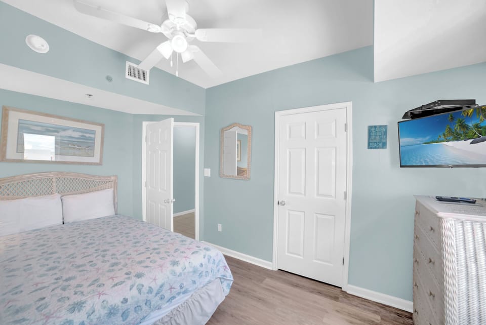 Guest bedroom