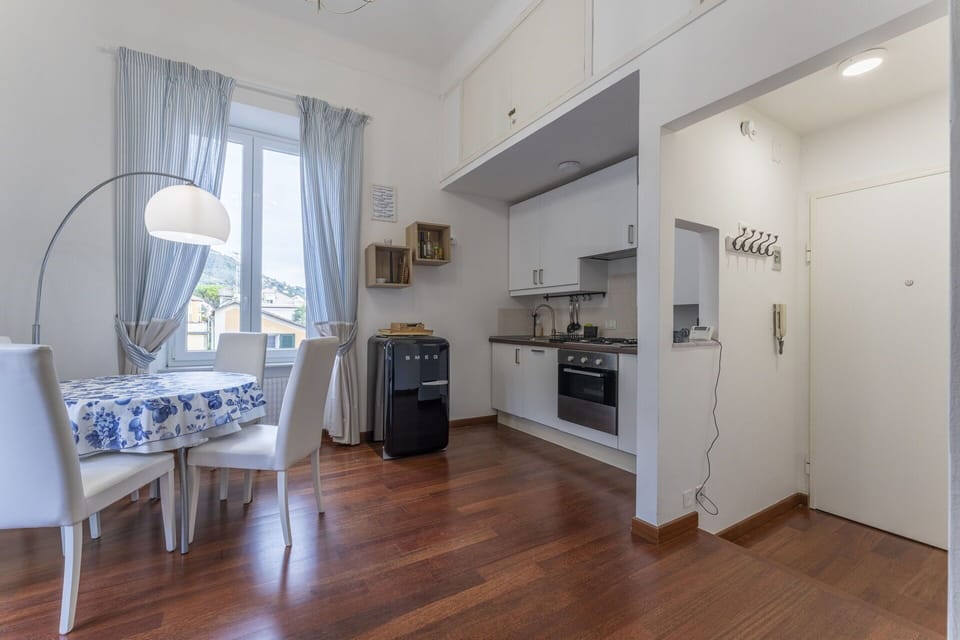 Autumn, Kitchen, Living Room, Spring, Summer