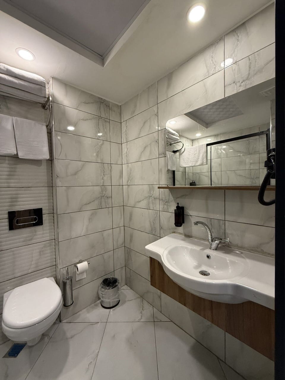 Double Room, City View | Bathroom | Combined shower/tub, free toiletries, hair dryer, towels