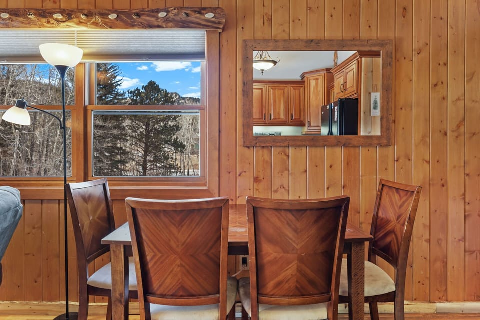 A3 Luxury Dining Area