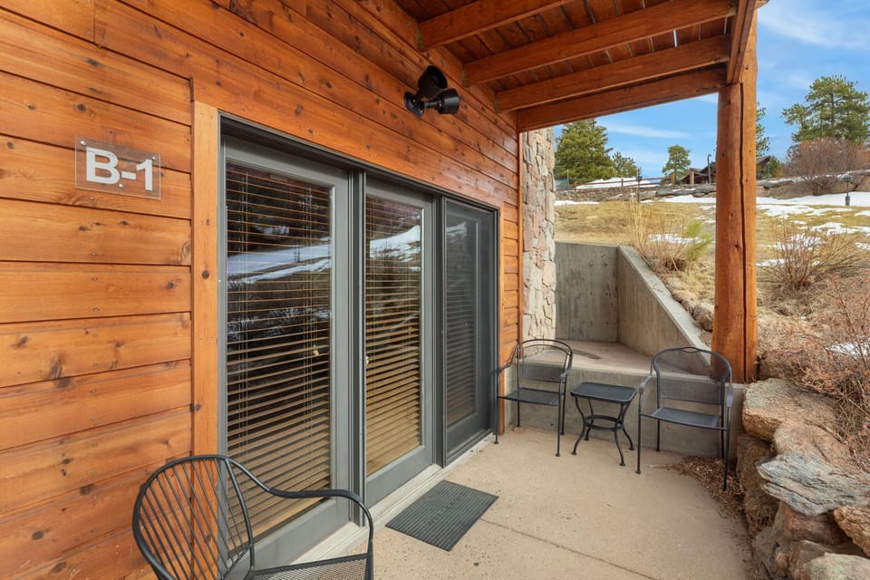 B1 Entrance & Patio
