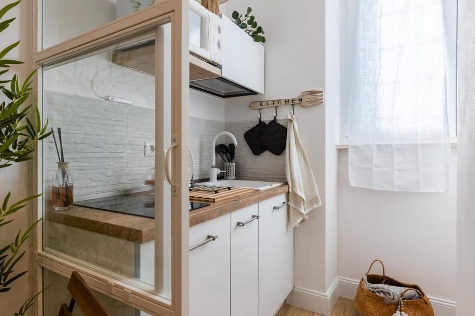 Mini-fridge, microwave, stovetop