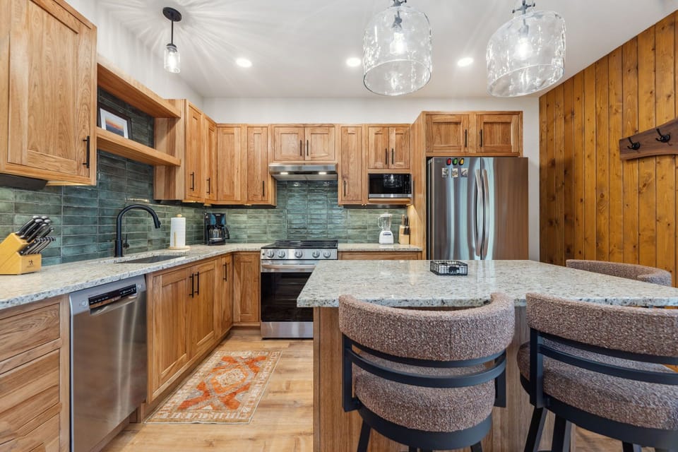 2-web-or-mls-Black Canyon B2-17