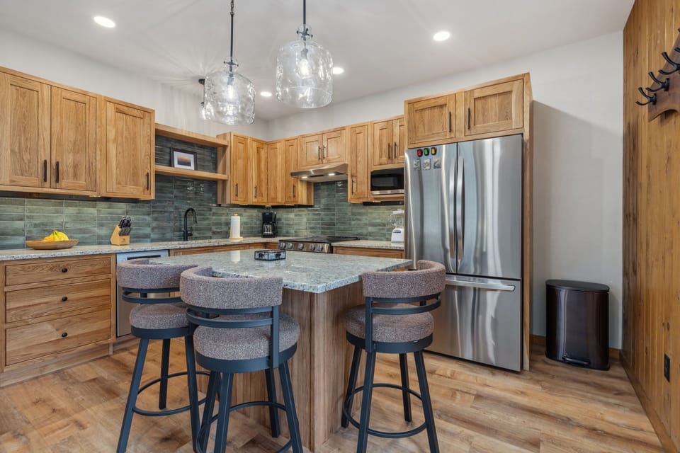 9-web-or-mls-Black Canyon B2-10