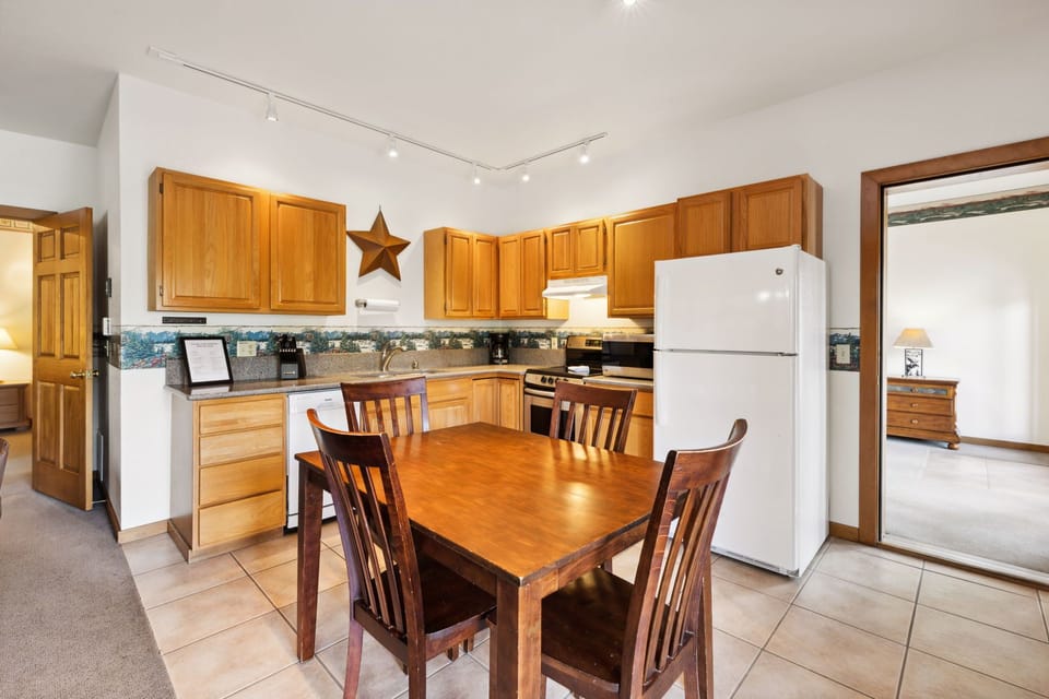 C2 Dining Area W/Kitchen View