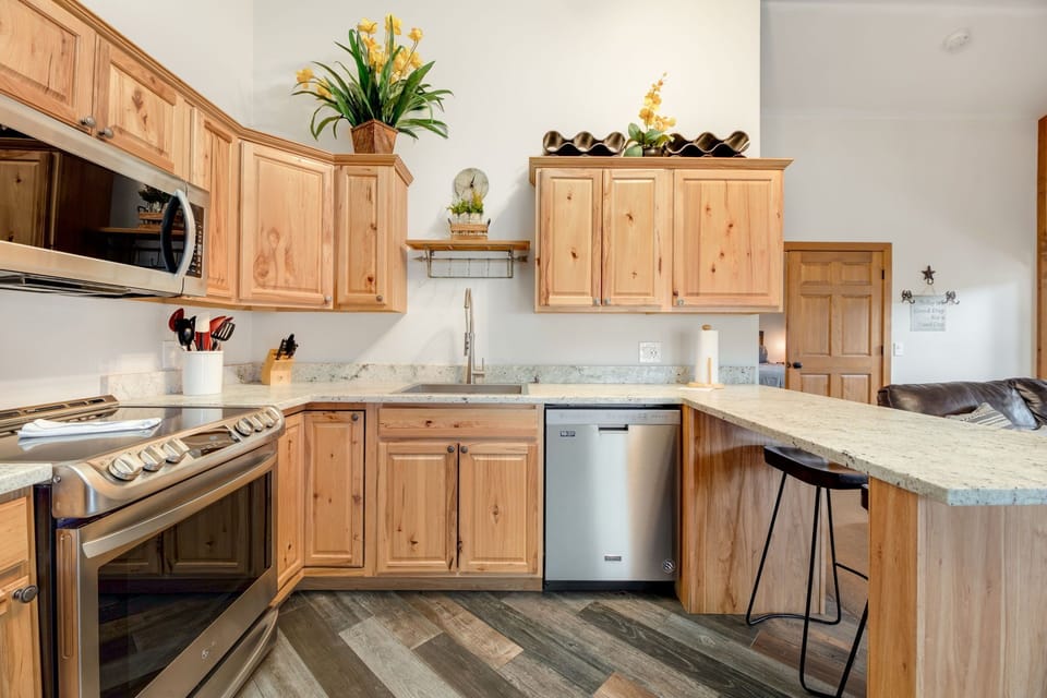 C3 Deluxe Kitchen