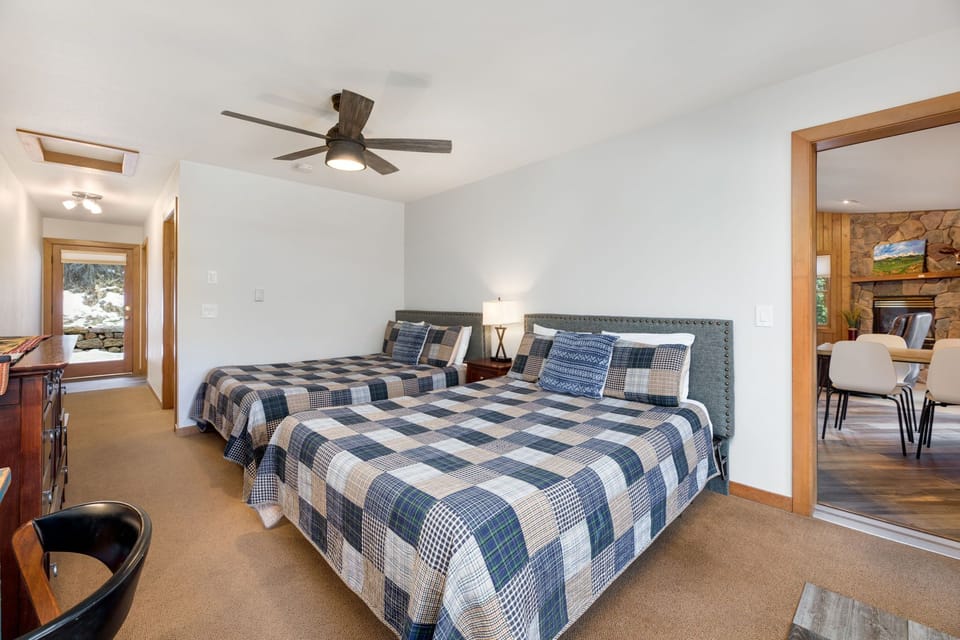 C3 Deluxe Bedroom