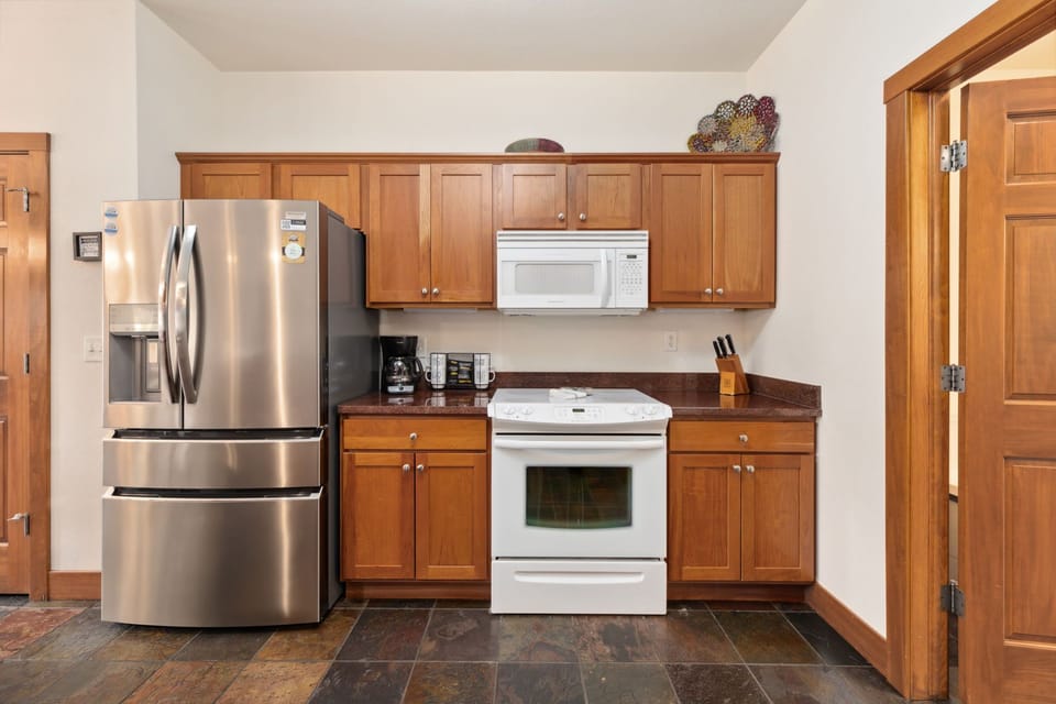 F4 Kitchen