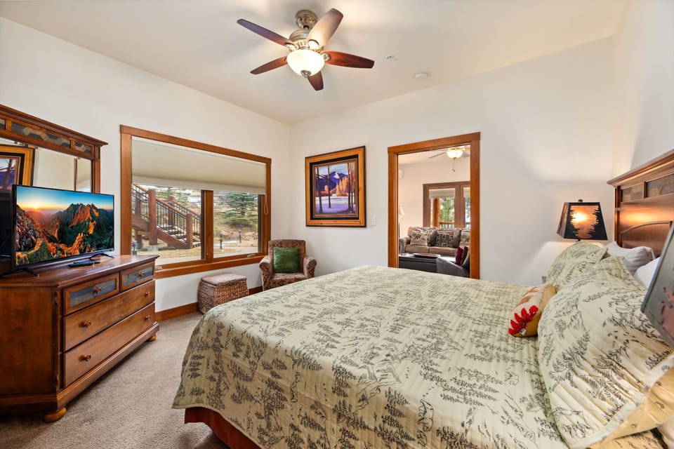 F4 Master Bedroom
