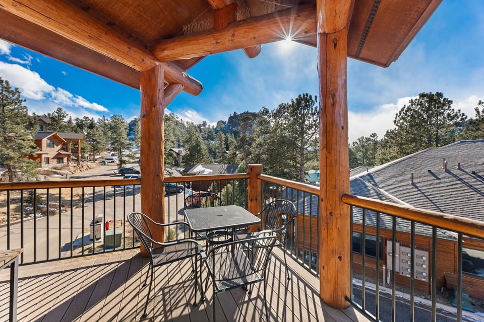 F5 Deluxe Patio