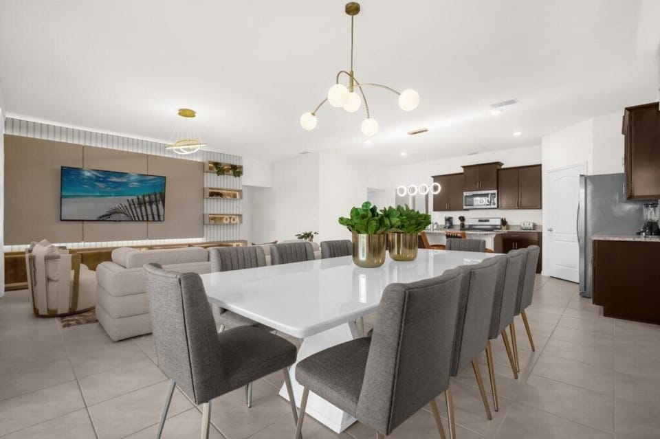 7642 Oakmoss Loop (5).jpg