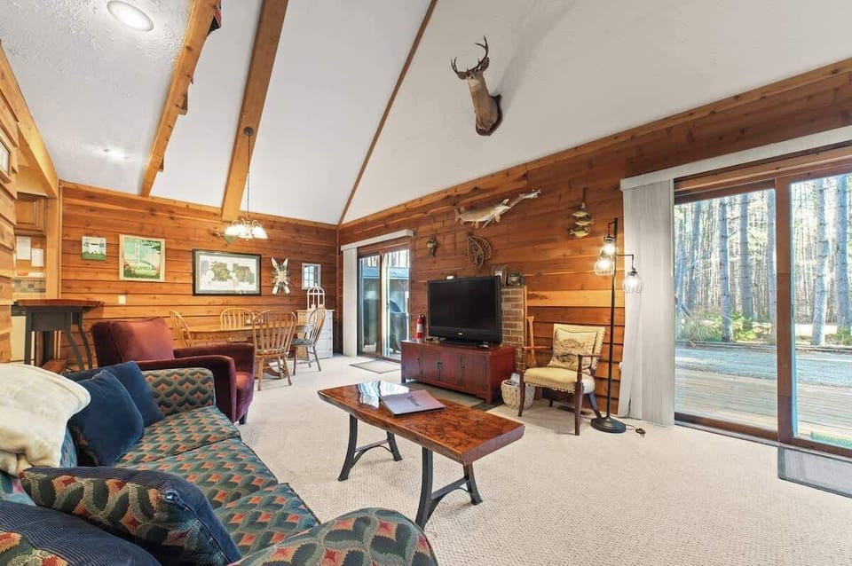 Open living space with plenty of space for TV watching