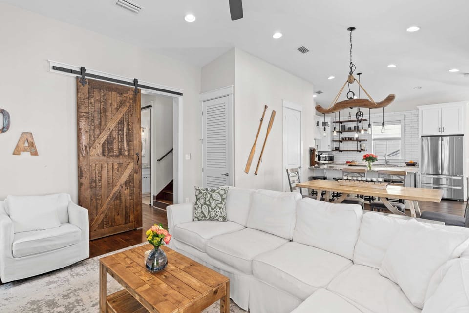 House (6 Bedrooms) | Interior