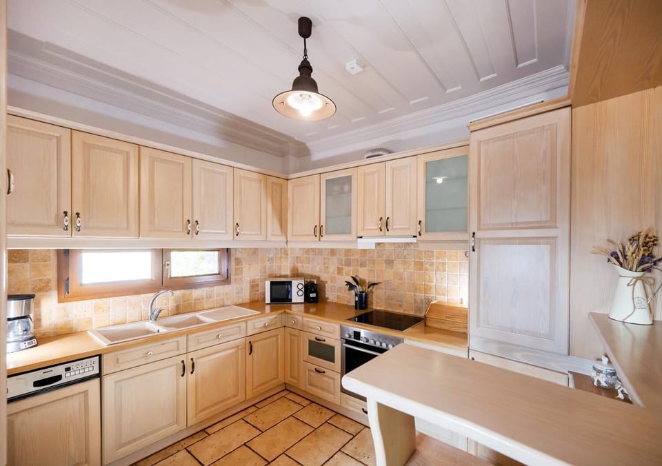 Equipped kitchen