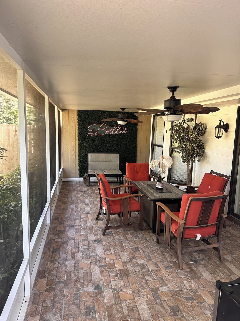 Outdoor dining