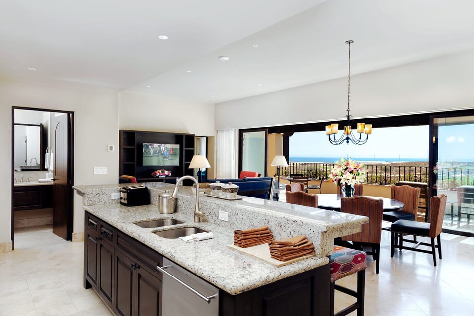 One Bedroom Lagoon | Private kitchen
