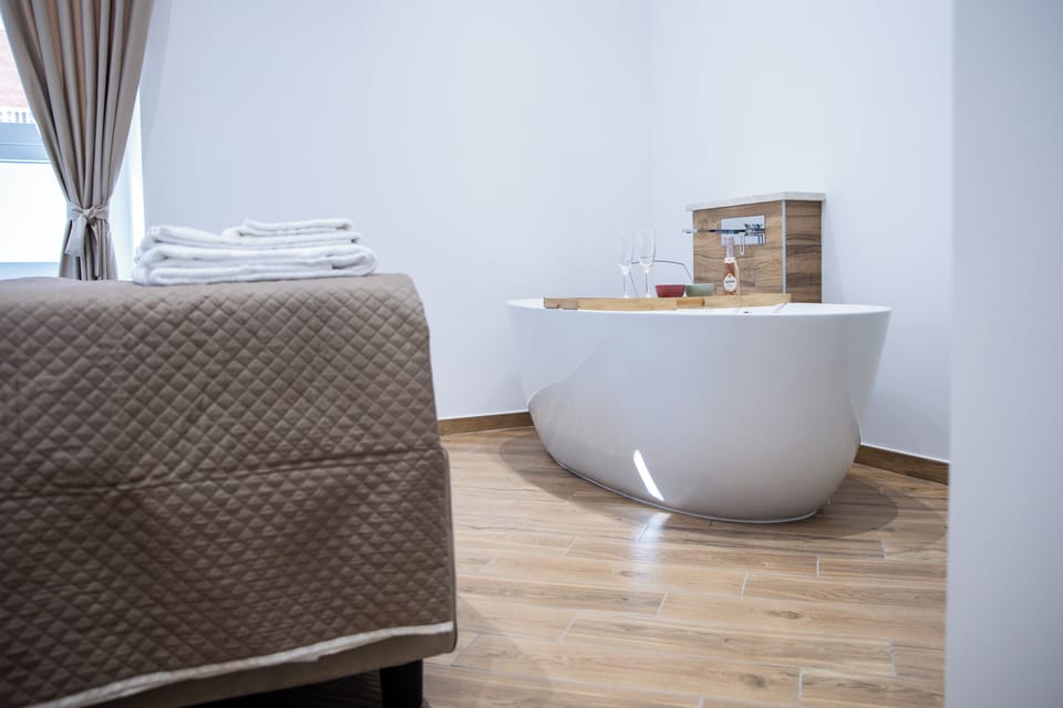 Luxury Double Room, 1 Queen Bed, Private Bathroom | Desk, laptop workspace, blackout drapes, soundproofing