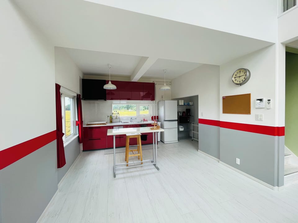 Fridge, microwave, stovetop, electric kettle