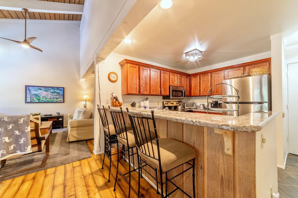 Bar seating in kitchen for 3.