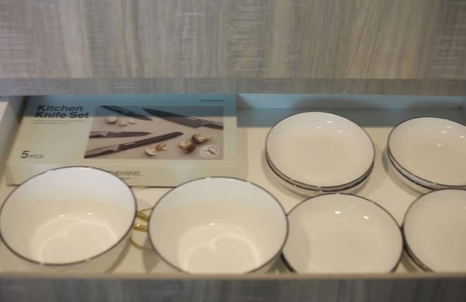 Superior Apartment, 3 Bedrooms, Kitchen, City View | In-room dining