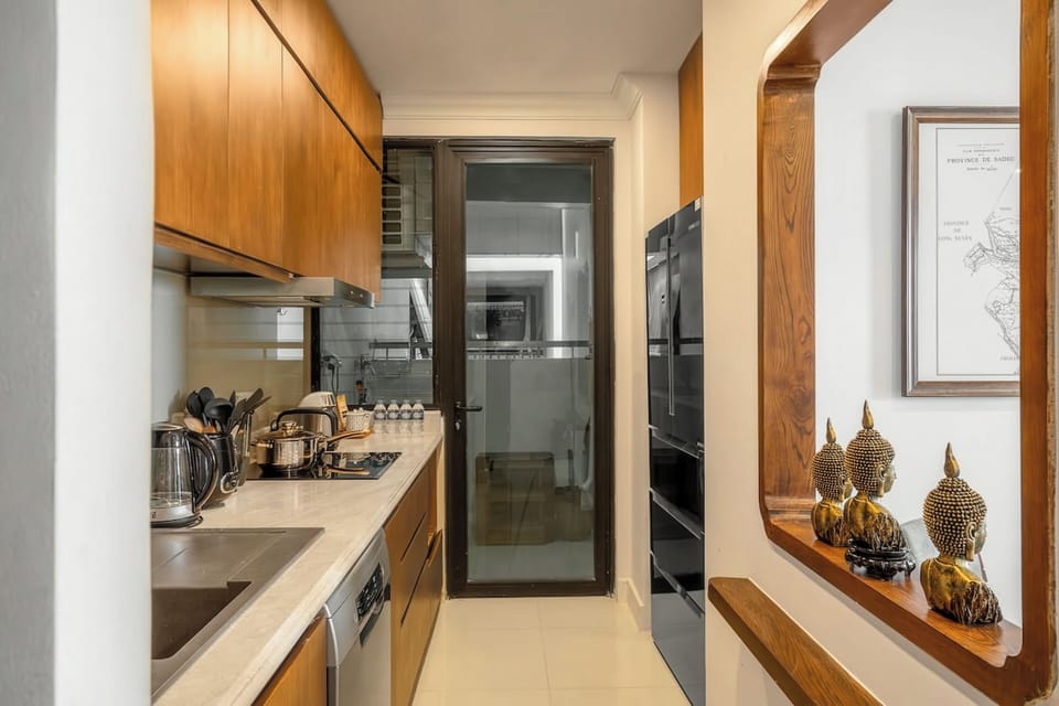 Superior Apartment, 2 Bedrooms, Kitchen, City View | Private kitchen | Fridge, microwave, stovetop, cookware/dishes/utensils