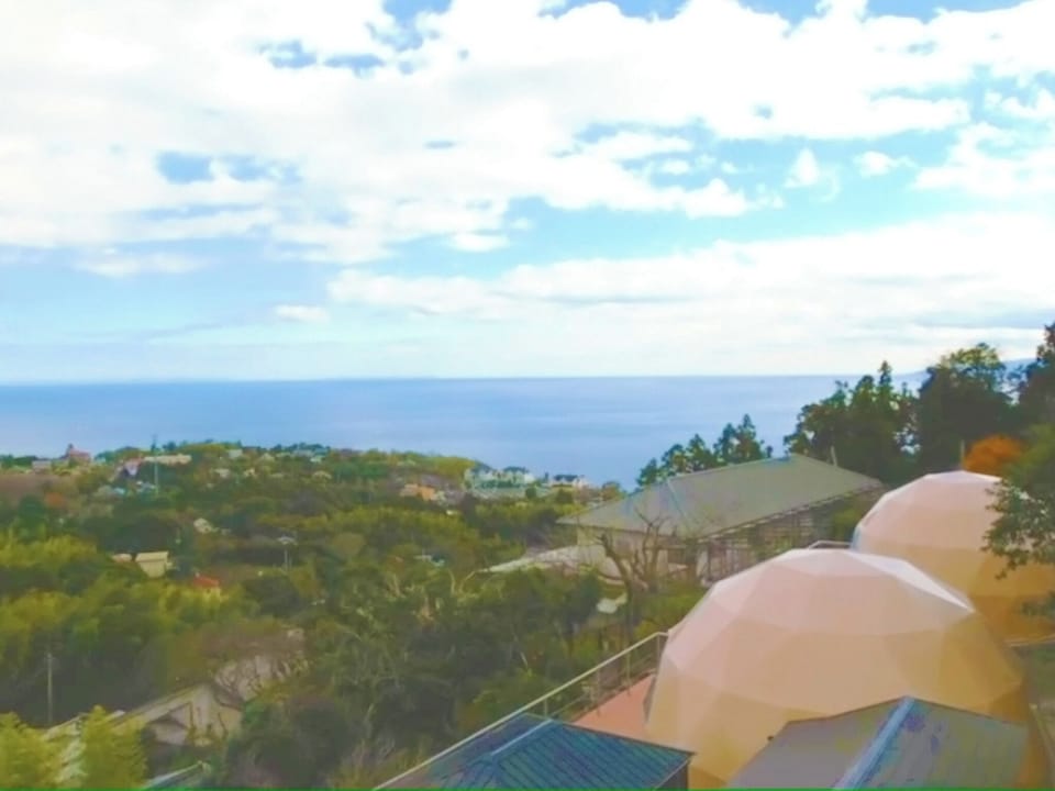 ・[Dome Tent] Located on a hill overlooking Sagami Bay. The beautiful scenery will be a memorable part of your trip.