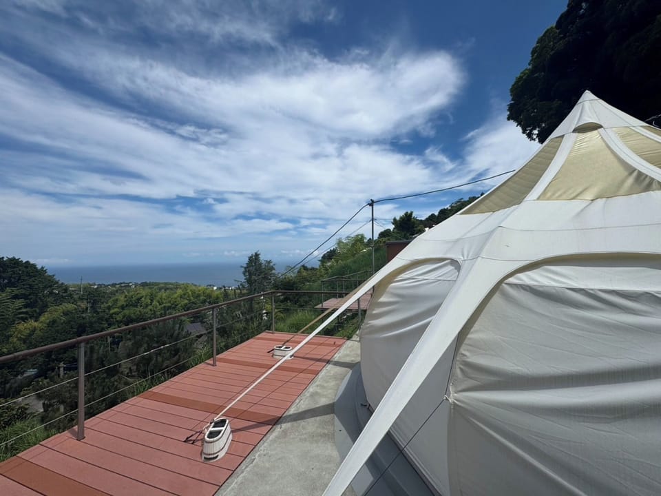 ・[Bell Tent A] A tent for two people with two single beds.