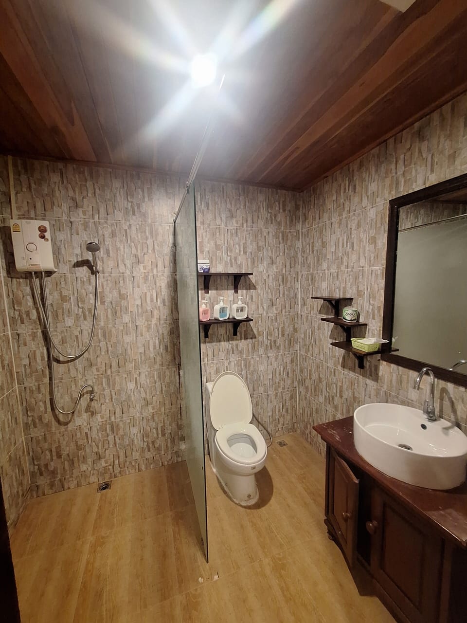 Shower, hydromassage showerhead, hair dryer, slippers