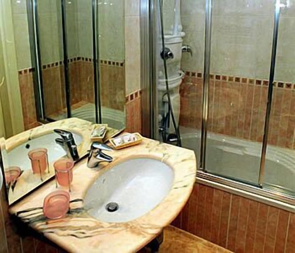 Free toiletries, hair dryer, slippers, bidet
