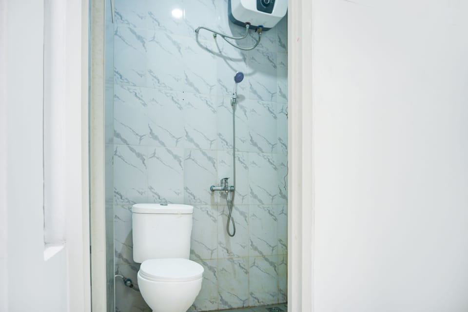 Deluxe Double Room | Bathroom | Shower, towels