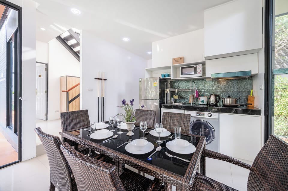 House, 3 Bedrooms, Private Pool, Park View | Dining room