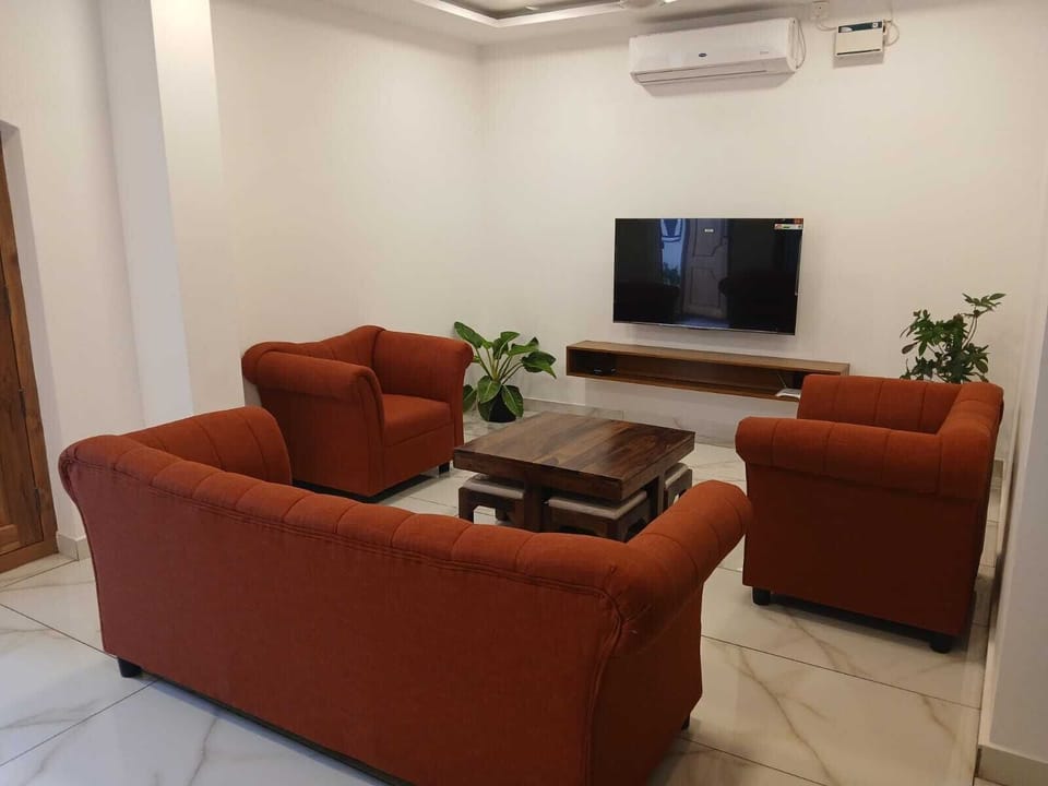Studio Suite | Living area
