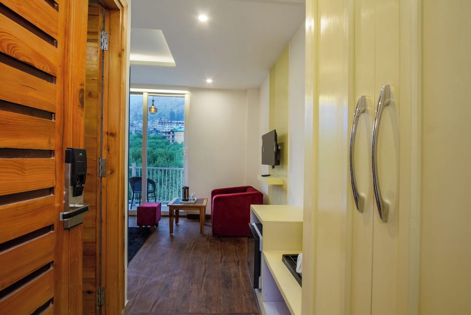 Premium Room, Balcony, Mountain View | Free WiFi