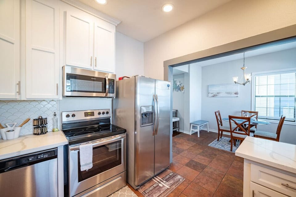 A kitchen perfect for preparing meals for the family!