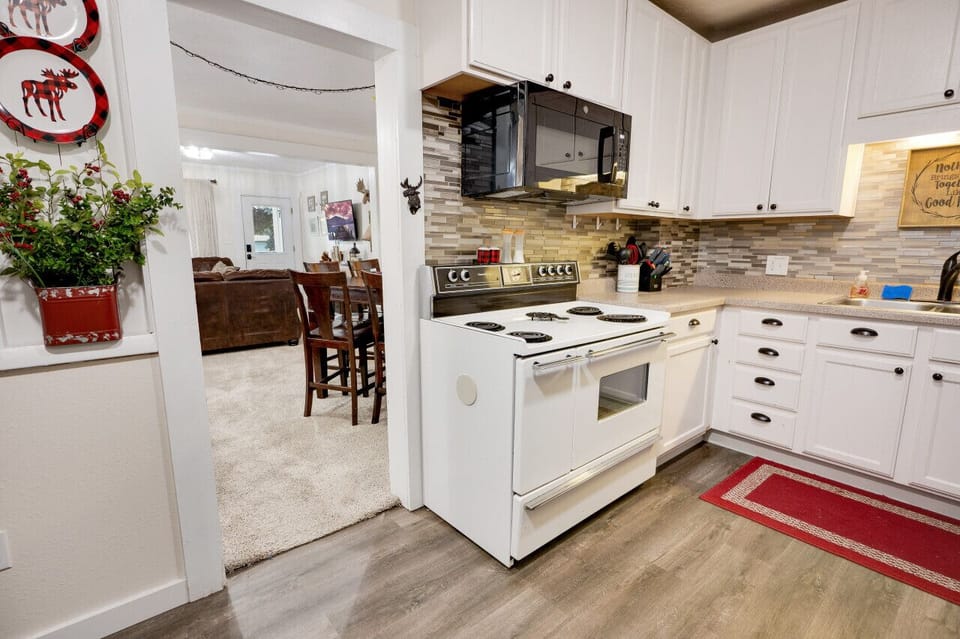 Full Kitchen