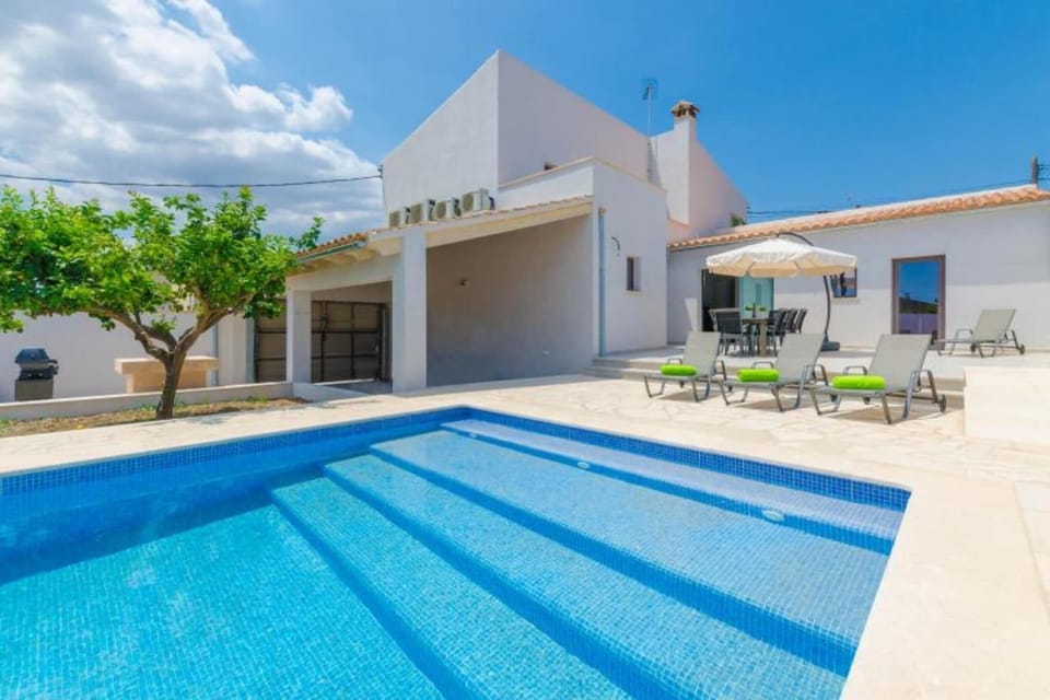 Holiday Home Swimming Pool