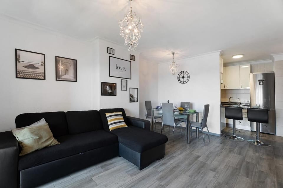 Apartment, 2 Bedrooms, Balcony, Ocean View | Living area | Flat-screen TV
