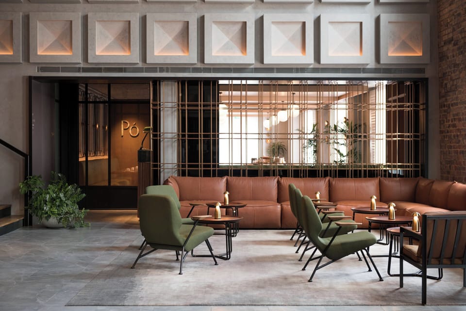 Lobby lounge