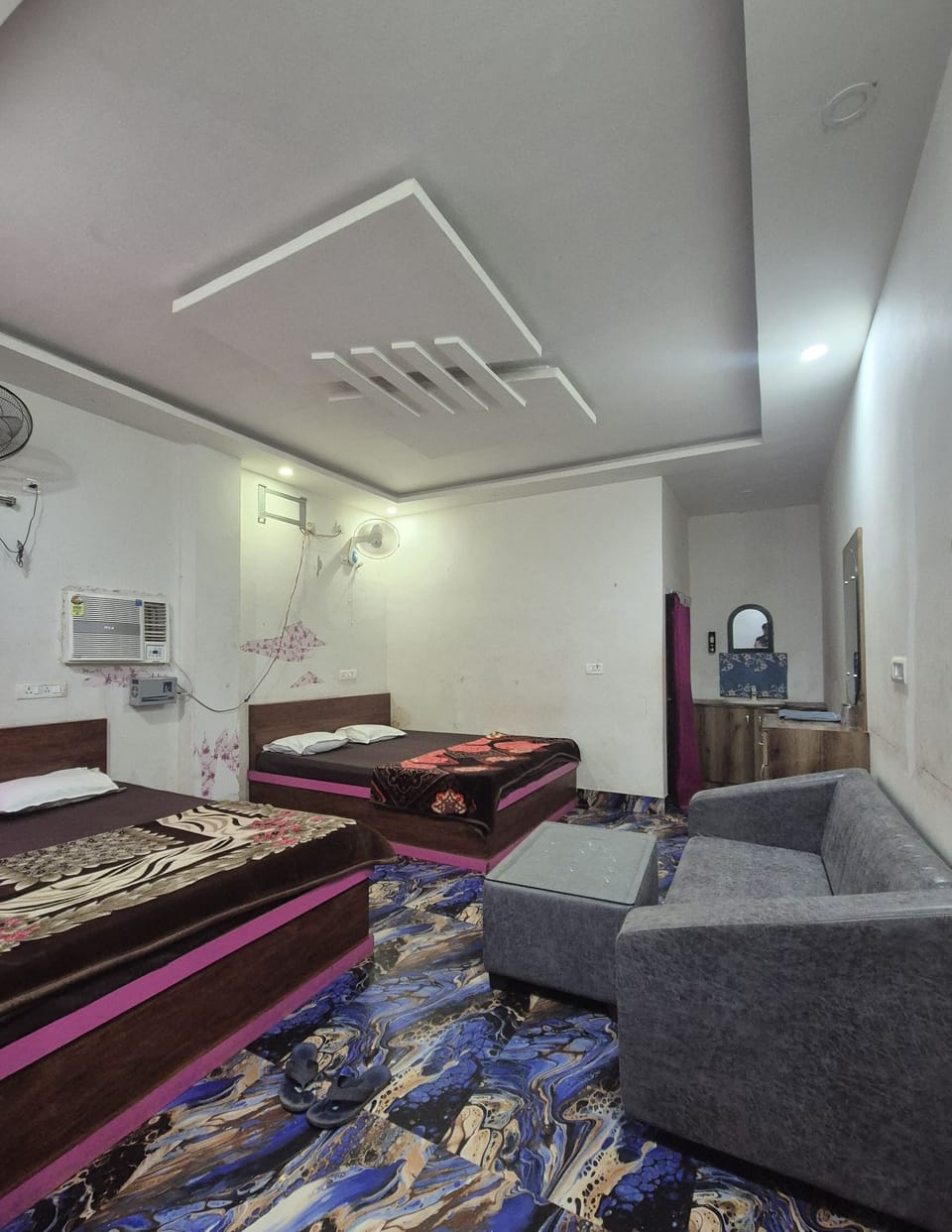 Basic Quadruple Room | Desk, free WiFi, bed sheets
