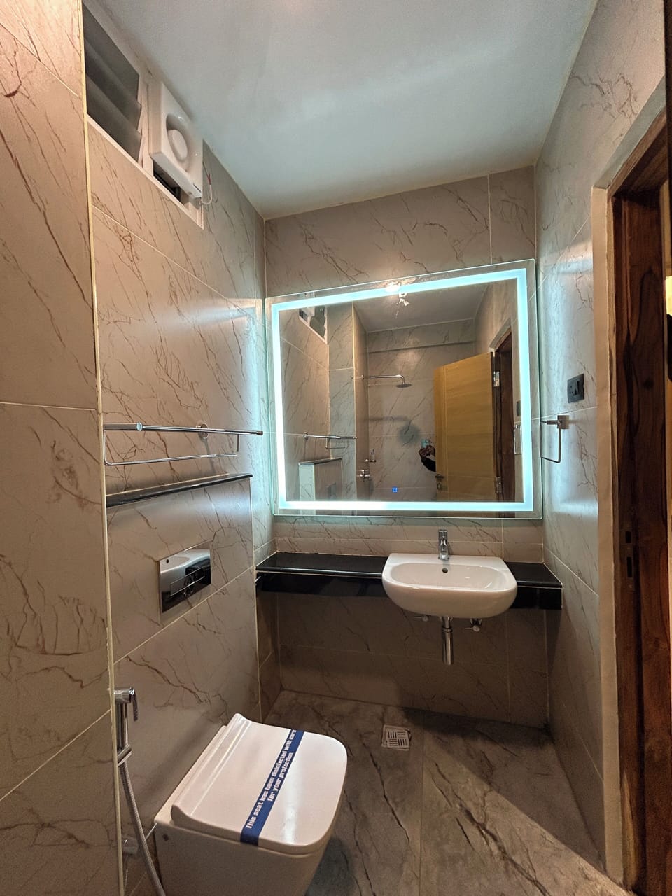 Standard Double Room | Bathroom | Shower, hair dryer, slippers, towels